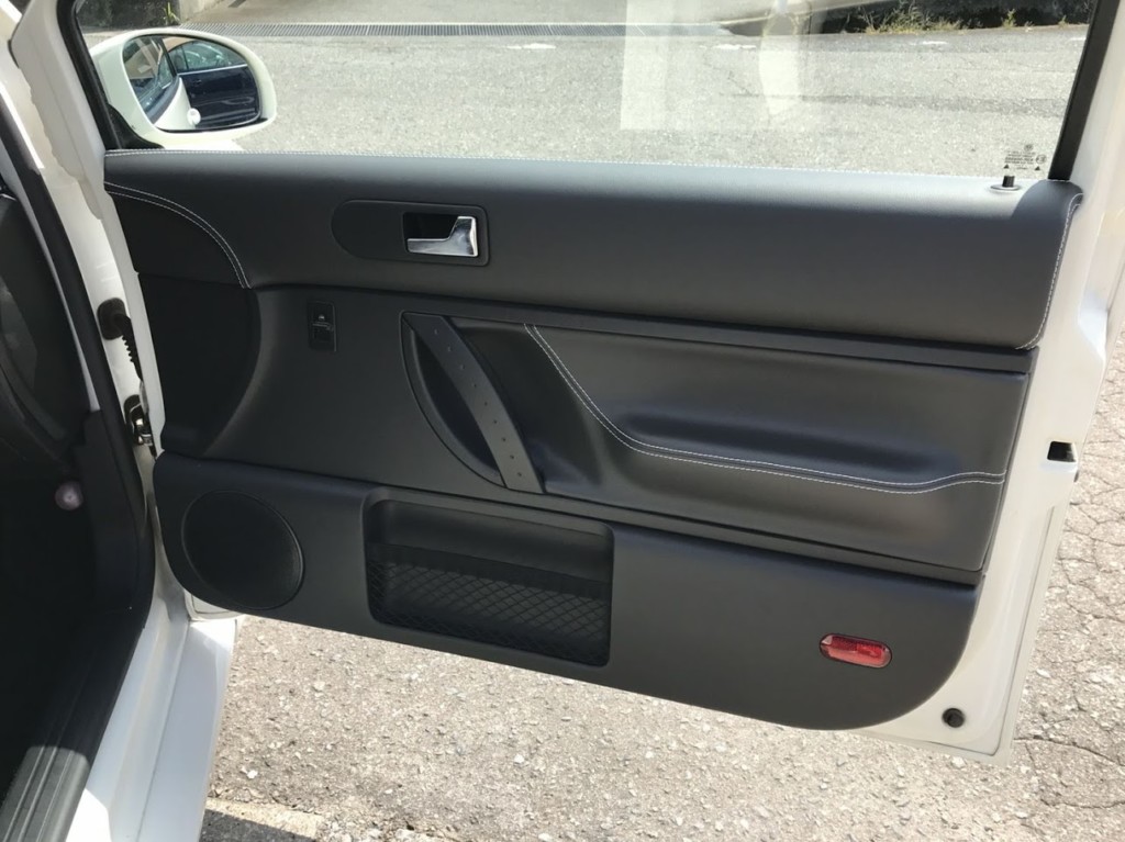 車内ドア内張りトップ部レザー張替え Ren Vwビートルの中古車専門店 車内ドア内張りトップ部レザー張替え Ren Vwビートルの中古車専門店