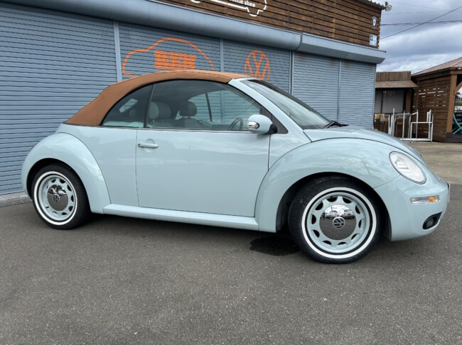 ニュービートルカブリオレ　アクエリアスブルー