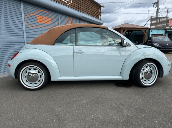 ニュービートルカブリオレ　アクエリアスブルー
