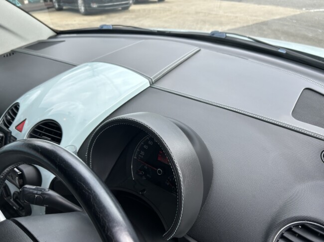 ニュービートルカブリオレ　アクエリアスブルー