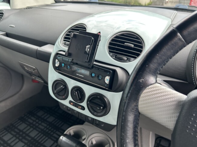 ニュービートルカブリオレ　アクエリアスブルー