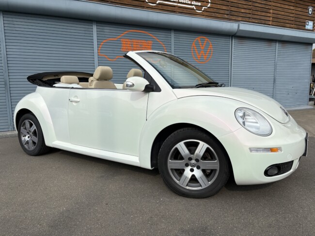 ニュービートルカブリオレ　ピンクパール全塗装