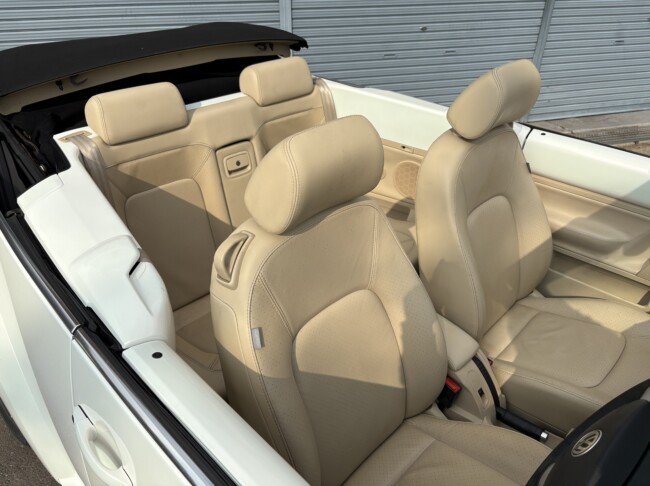 ニュービートルカブリオレ　ピンクパール全塗装