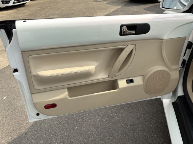 ニュービートルカブリオレ　ピンクパール全塗装