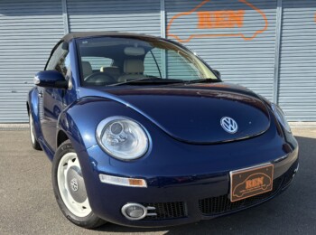 ニュービートルカブリオレロイヤルネイビーメタリック