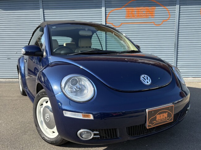 ニュービートルカブリオレロイヤルネイビーメタリック