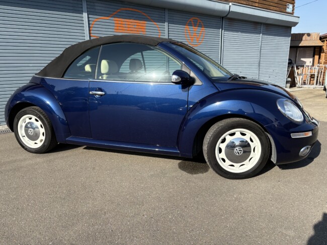 ニュービートルカブリオレロイヤルネイビーメタリック