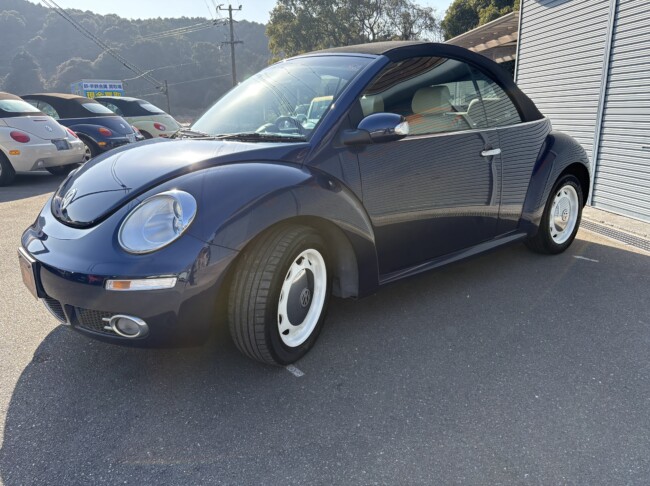 ニュービートルカブリオレロイヤルネイビーメタリック