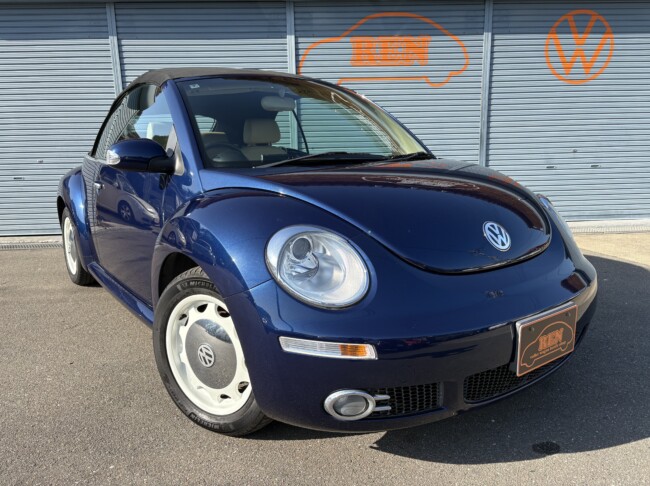 ニュービートルカブリオレロイヤルネイビーメタリック