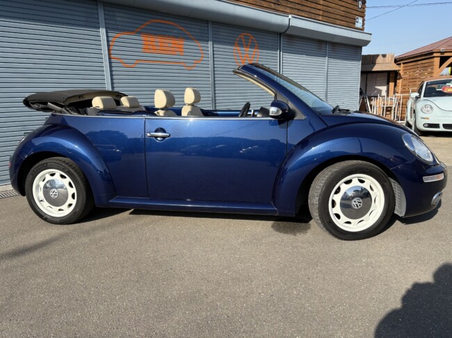 ニュービートルカブリオレロイヤルネイビーメタリック