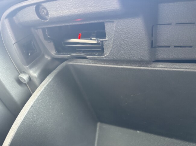 ザビートルデザインレザーPKGディープブラックパールエフェクト