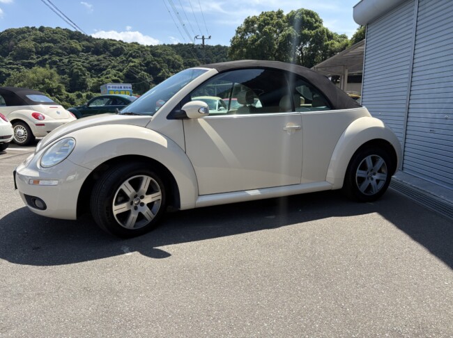 ニュービートルカブリオレ　ハーベストムーンベージュ